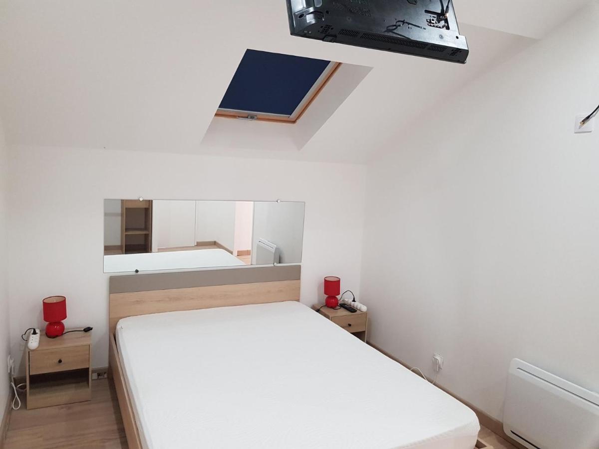11 - Tres Joli 2 Pieces Tout Equipe Pour 1 A 5 Personnes, Vue Sur Parc Arbore, Parking Privatif Gratuit, Grand Fourgon Possible, Tout Le Linge De Maison Est Fourni Razac-sur-lʼIsle Екстериор снимка